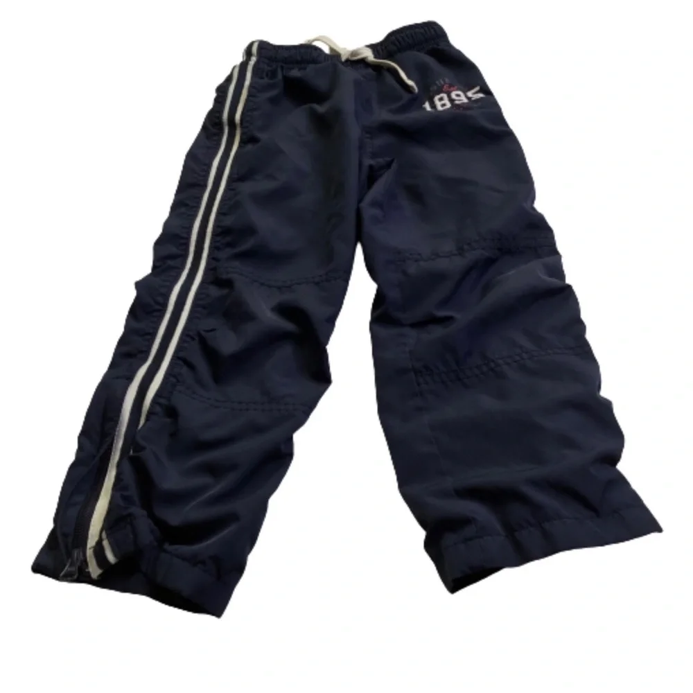 OshKosh Boys Bottom Bundle of 2 Shorts Track Pants size 4